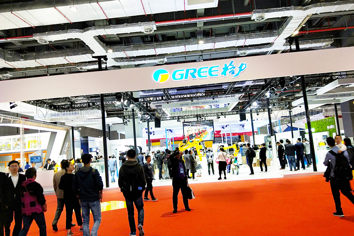 如何將企業標識作為設計元素融入到展覽設計中